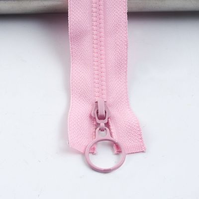 #5 Cerniera in resina con denti colorati per abiti in rosa
