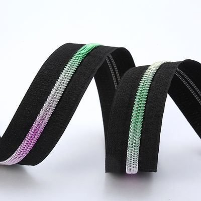 # 5 Zipper di nylon denti arcobaleno per abbigliamento abbigliamento formale suburbano
