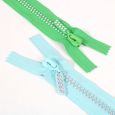 Verde doppia fila # 3 # 5 # 8 # 10 cerniere di diamante denti funzionano senza intoppi