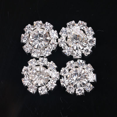 Forma di fiore di metallo sposa Colore chiaro bottone di cristallo Luxury Shank Fancy bottoni di diamante di cristallo per abiti