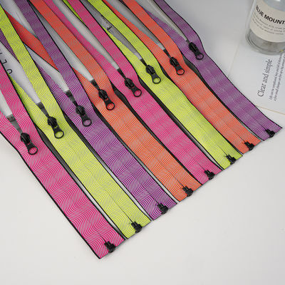 Fabbrica all'ingrosso Custom 3# 5# 7# cerniera impermeabile in nylon Chiusura automatica Diversi tipi di cerniera in nylon per borse per vestiti
