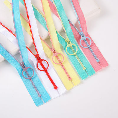 3 Cerniere in plastica con design ecologico e campione gratuito