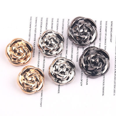Forma di rosa ottone metallo logo di lusso cucito gancio bottoni per abiti cappotto