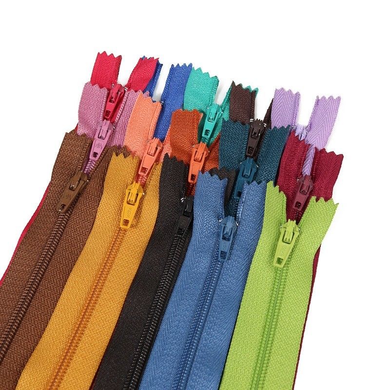 Zipper 25 Color 3# Zipper in nylon Zipper personalizzato per accessori per cuciture di abbigliamento